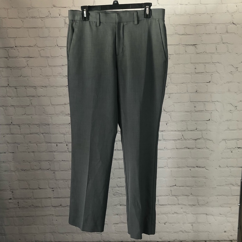 PANTS - Mens's Perry Ellis Portfolio gray subtle pinstripe slacks. Size 30 X 30.